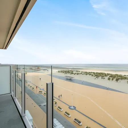 Moderne Met Fantastisch Frontaal Zeezicht *