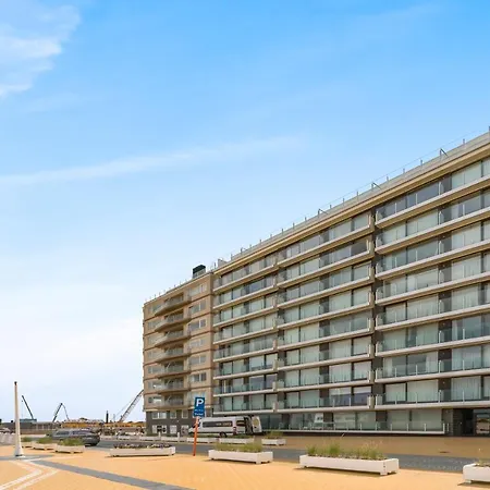 Moderne Met Fantastisch Frontaal Zeezicht Lägenhet Nieuwpoort